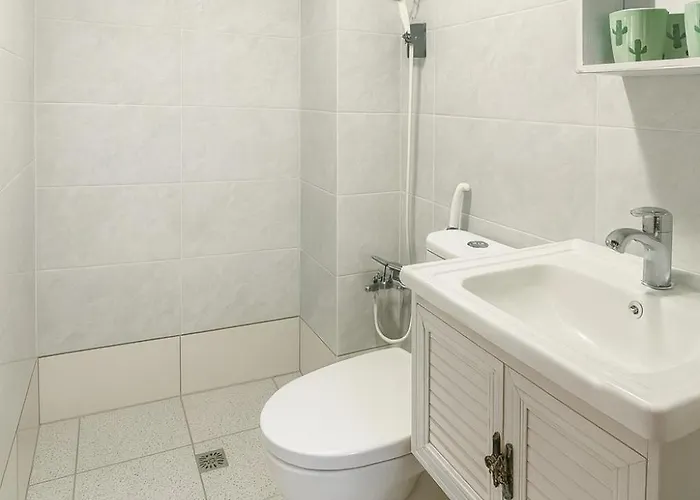 T1 Manila-near Naia Airport And Pitx Guest house Manila